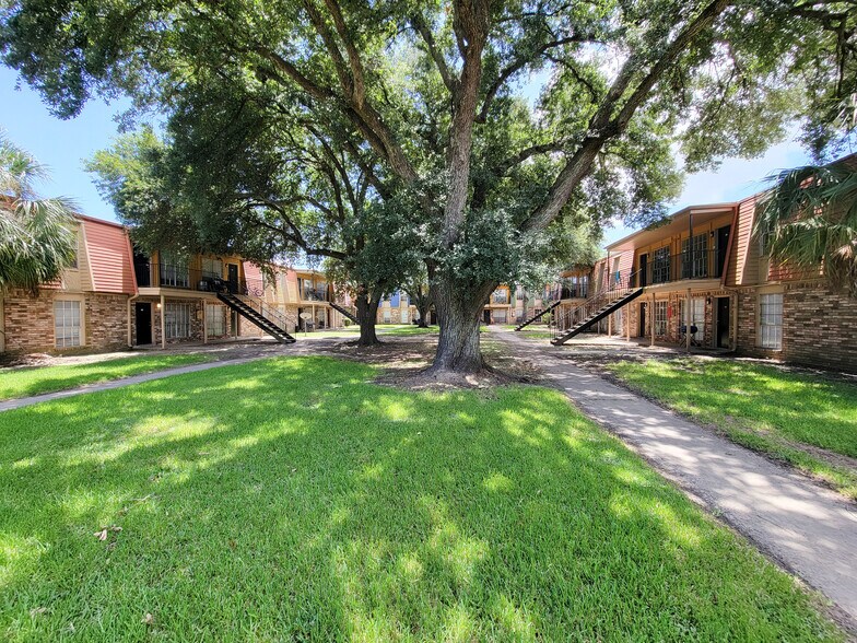 More Photos Of 1501 Poole Ave, Port Arthur Apartments For Sale