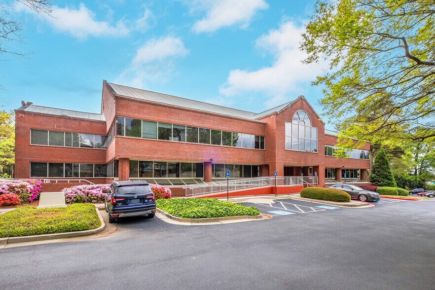 More Photos Of 1605 Chantilly Dr NE, Atlanta Medical For Lease