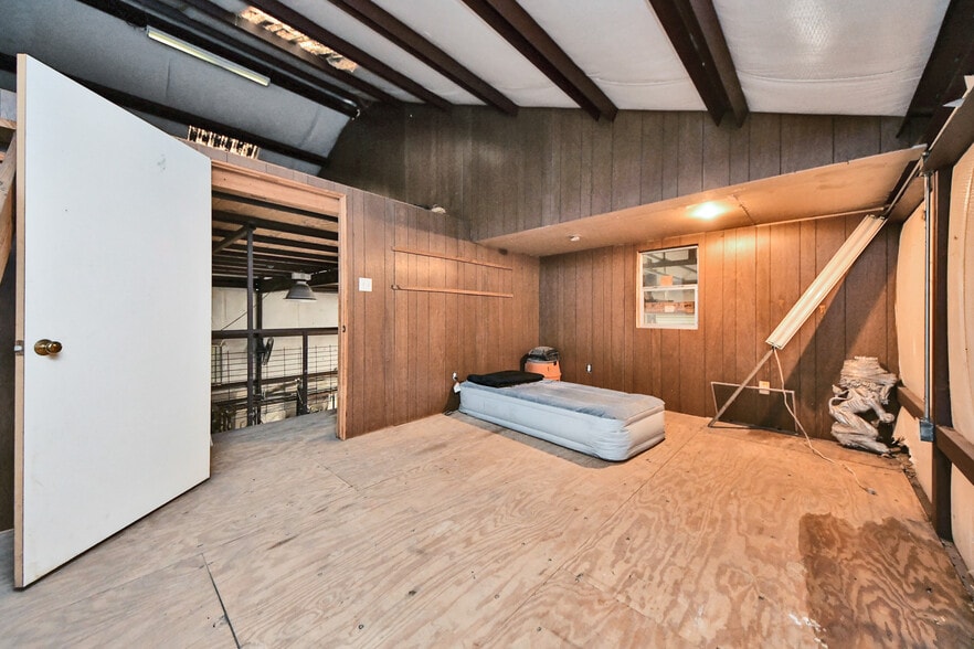 More Photos Of 5310 Logston Ln, Spring Flex For Sale