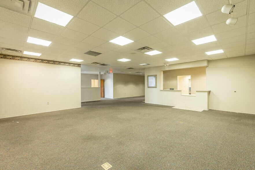 More Photos Of 5022 Old Godsey Ln, Hixson Office For Sale