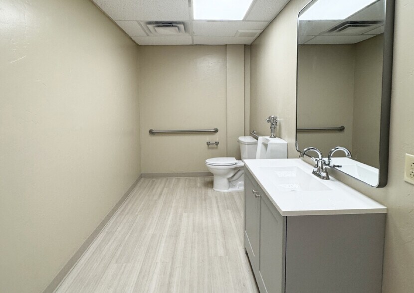 More Photos Of 500 Broadway Blvd SE, Albuquerque Food Processing For Sale