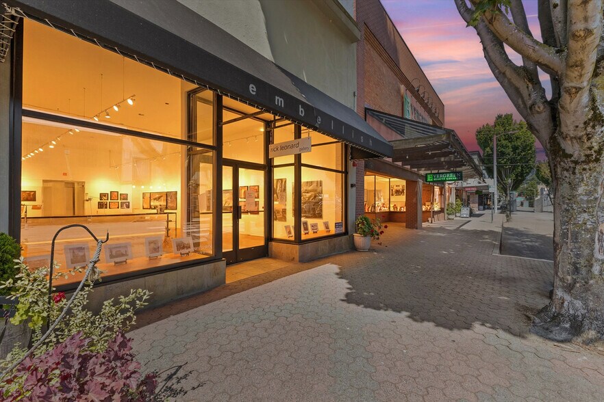 Primary Photo Of 511 S 1st St, Mount Vernon General Retail For Sale