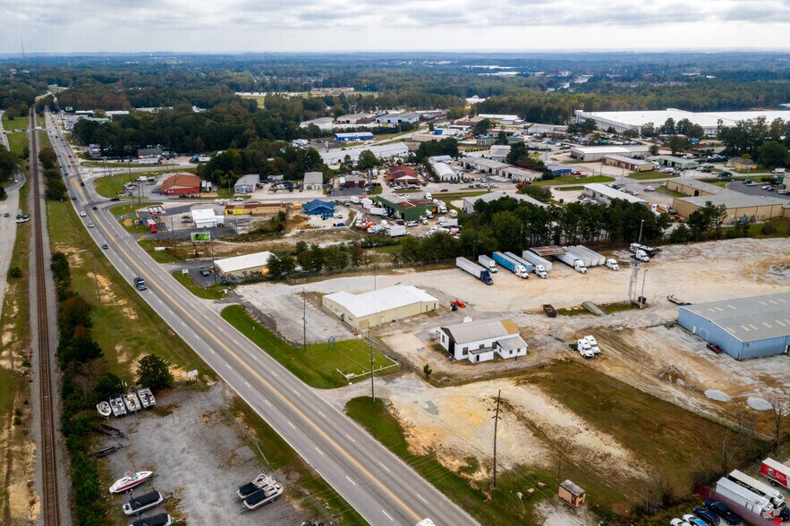 More Photos Of 13031 Veterans Memorial Hwy, Douglasville Warehouse For Lease