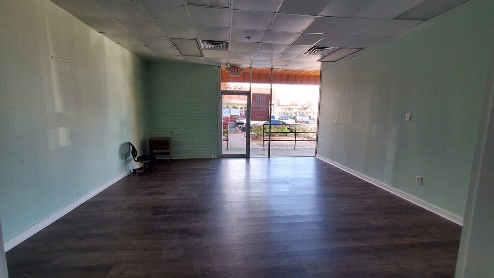 More Photos Of 2115 61st St, Galveston Storefront Retail Office For Lease