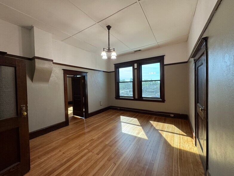 More Photos Of 533 G St, Lincoln Storefront Retail Office For Lease