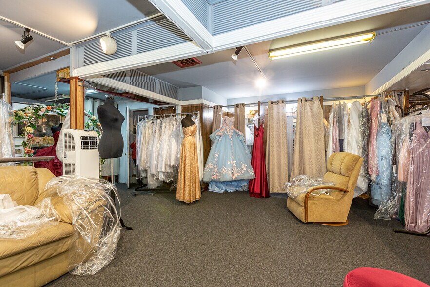 More Photos Of 2640-2650 Mission St, San Francisco Storefront For Sale