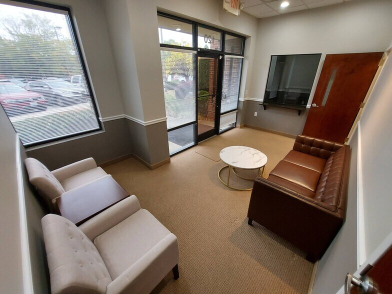 More Photos Of 4210 N Roxboro Rd, Durham Coworking Space
