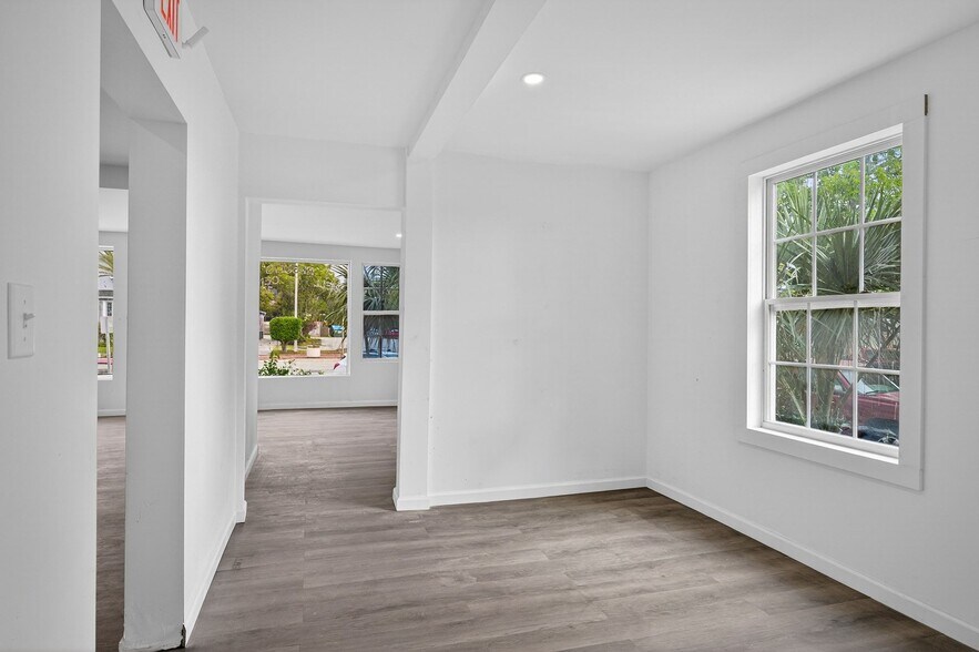 More Photos Of 219 Magnolia Ave, Daytona Beach Storefront Retail Residential For Sale