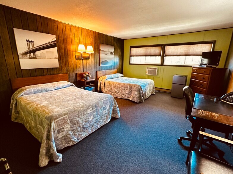 More Photos Of 107 E Main St, Bison Hotel For Sale