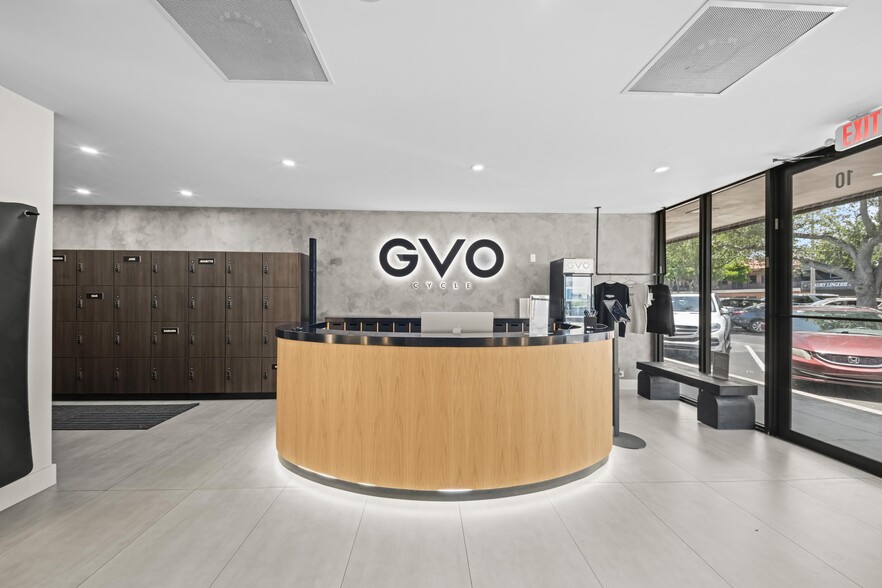 More Photos Of 3000 N Federal Hwy, Fort Lauderdale Storefront Retail Office For Sale