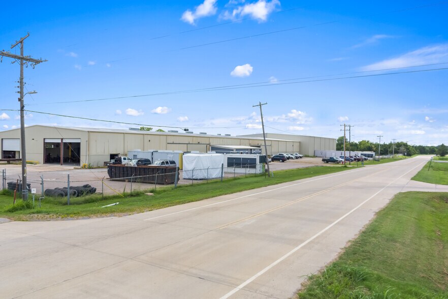 More Photos Of 101 Waldron Dr, Durant Manufacturing For Lease