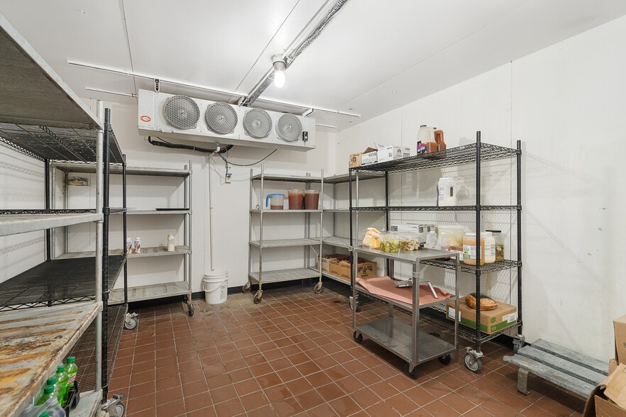More Photos Of 2117 S 34th St, Kansas City Restaurant For Sale