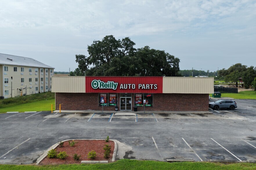 Primary Photo Of 375 Palisade Dr, Brunswick General Retail For Sale