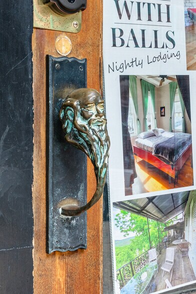 More Photos Of 87 Spring St, Eureka Springs Storefront Retail Residential For Sale