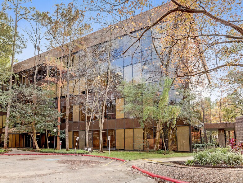 More Photos Of 2180 North Loop W, Houston Unknown For Lease
