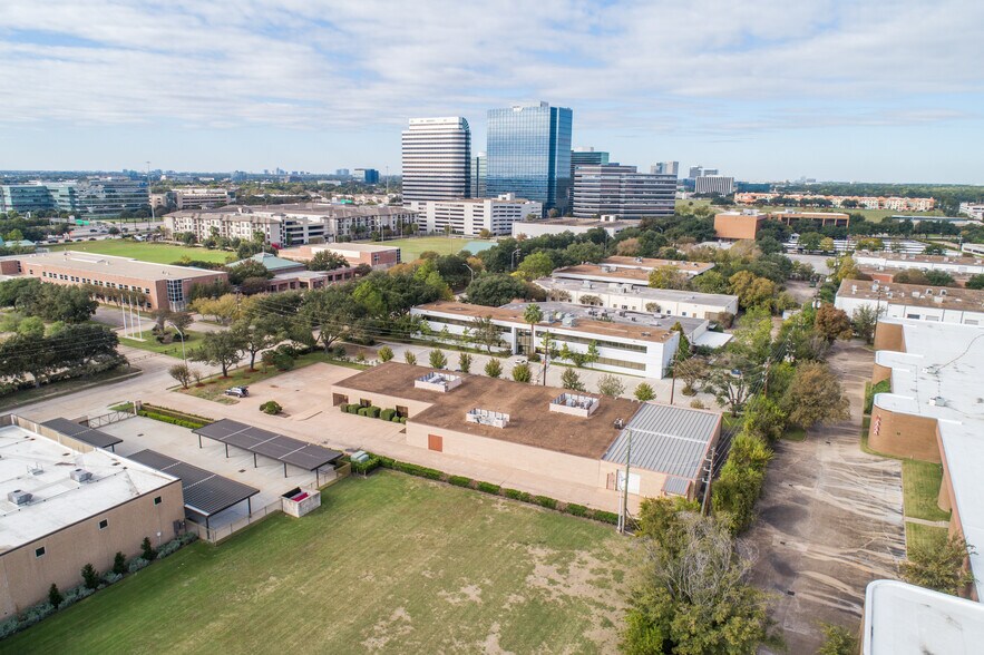 More Photos Of 3737 Westcenter Dr, Houston Manufacturing For Lease