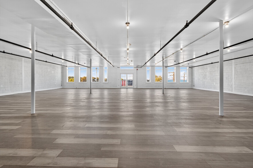 More Photos Of 17 W Front St, Keyport General Retail For Lease
