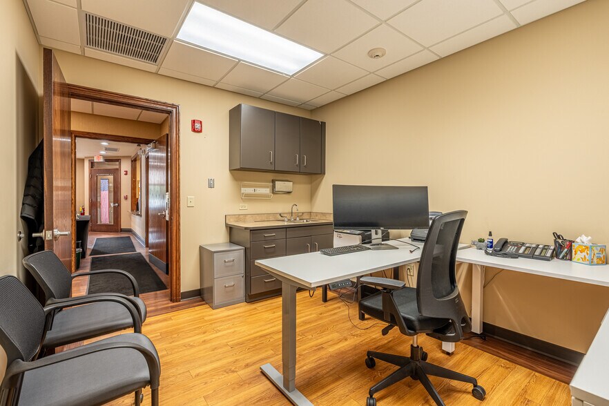 More Photos Of 16610 W 159th St, Lockport Medical For Sale
