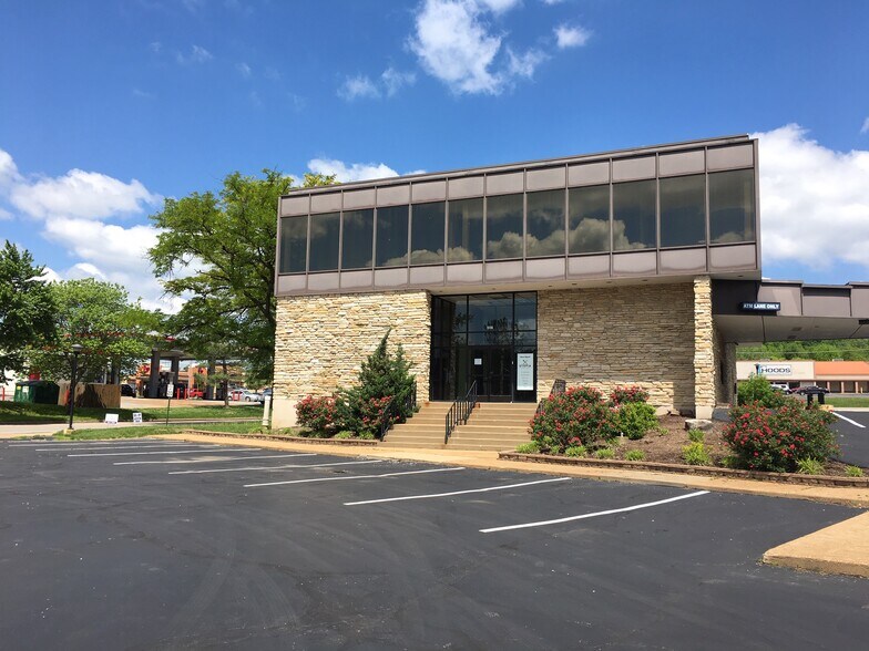 More Photos Of 558 Gravois Rd, Fenton Office For Lease