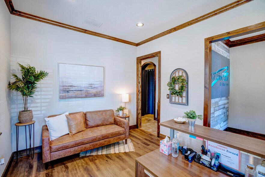 More Photos Of 9125 Belshire Dr, North Richland Hills Office For Lease