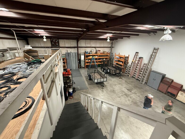 More Photos Of 2711 Airport Rd, Plant City Industrial For Sale