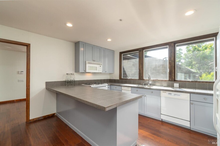 More Photos Of 8 Circle Rd, San Rafael Specialty For Sale