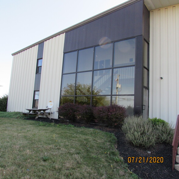 Primary Photo Of 457 Diller Ave, New Holland Warehouse For Lease