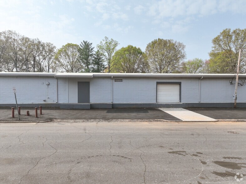 More Photos Of 600 Park Dr, Statesville Warehouse For Sale
