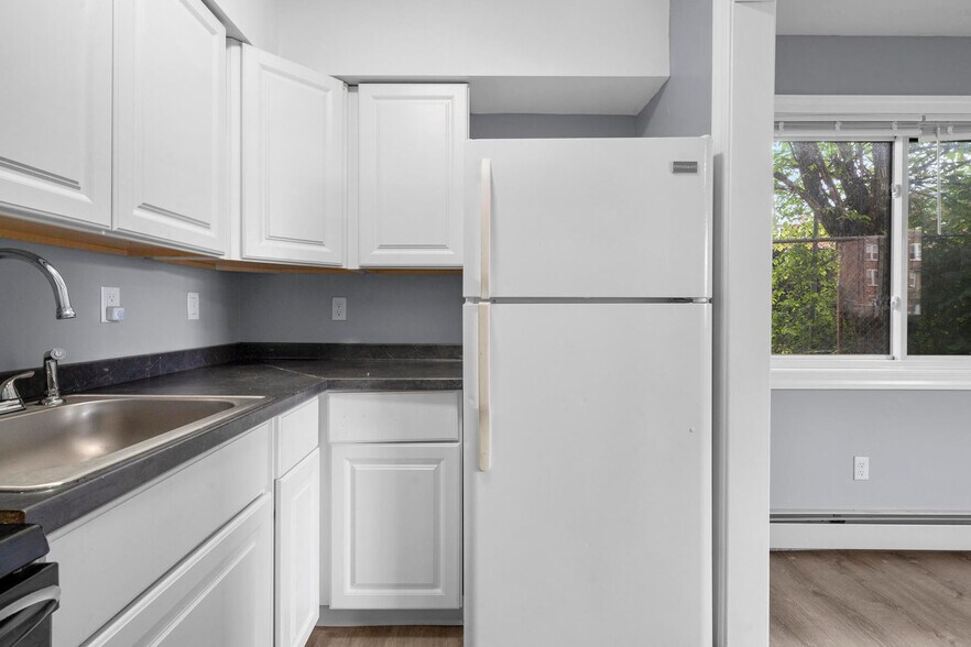 More Photos Of 5 Warner St Ext, Hartford Apartments For Sale