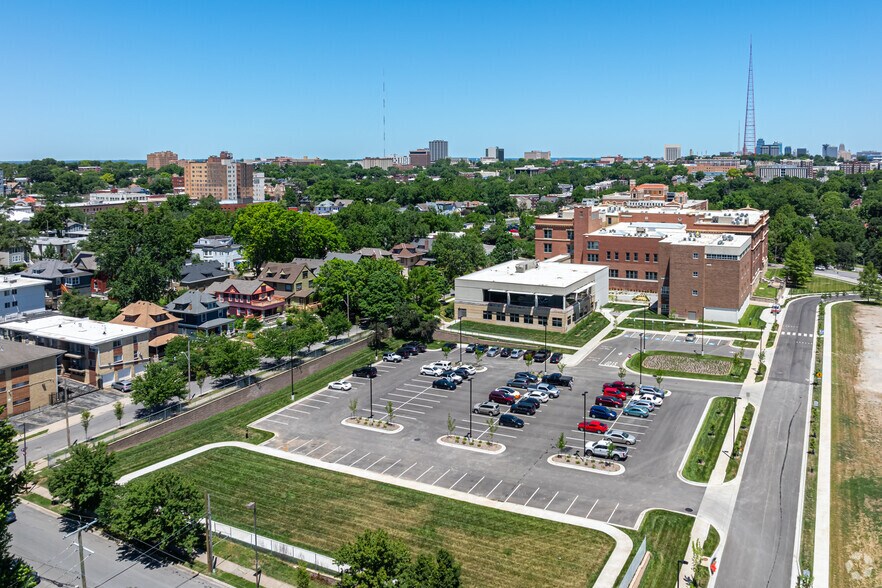 More Photos Of 300 E 39th St, Kansas City Unknown For Lease