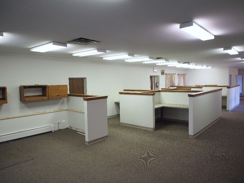 More Photos Of 329-331 S York Rd, Bensenville Daycare Center For Lease