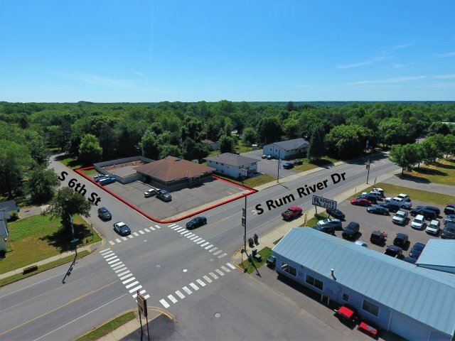 More Photos Of 602 S Rum River Dr, Princeton Freestanding For Lease