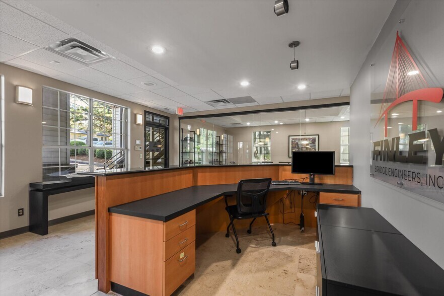 More Photos Of 1589 Metropolitan Blvd, Tallahassee Office For Lease