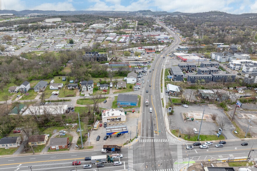 More Photos Of 2208 Dickerson Pike, Nashville Warehouse For Lease