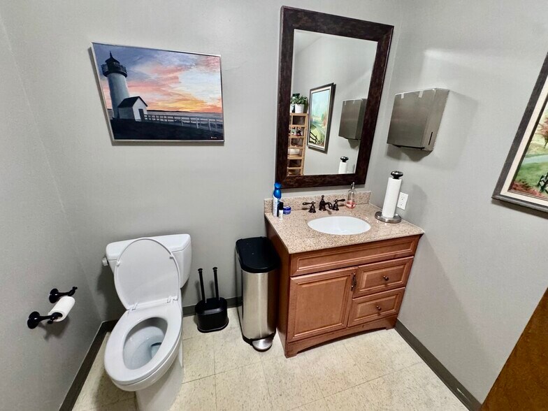 More Photos Of 10134 Colvin Run Rd, Great Falls Medical For Lease