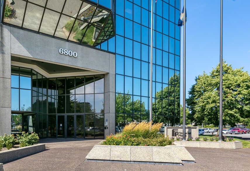 More Photos Of 6800-6850 College Blvd, Overland Park Office For Lease