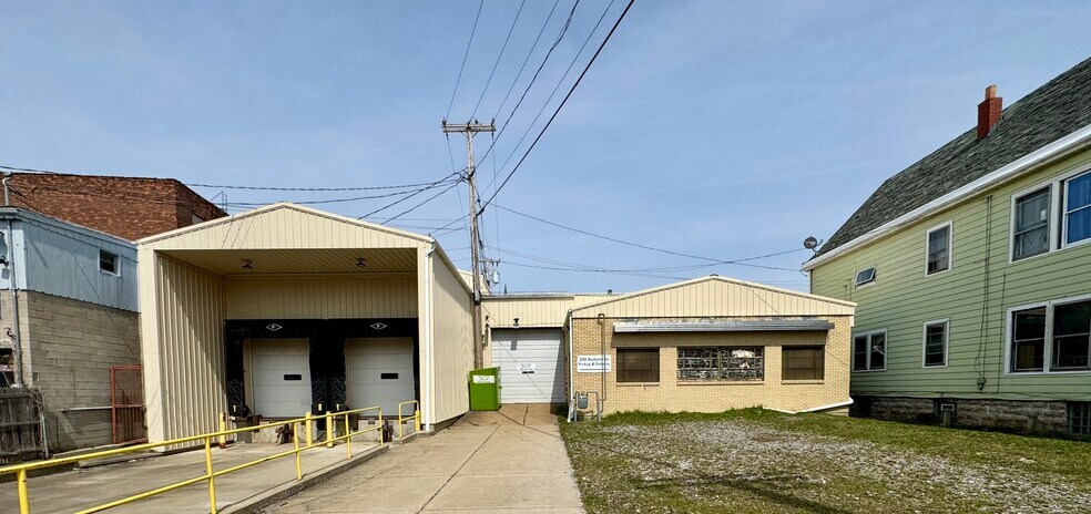 More Photos Of 290 Auburn ave, Buffalo Distribution For Sale