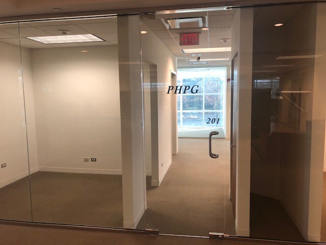 More Photos Of 1725 N McGovern St, Highland Park Medical For Lease