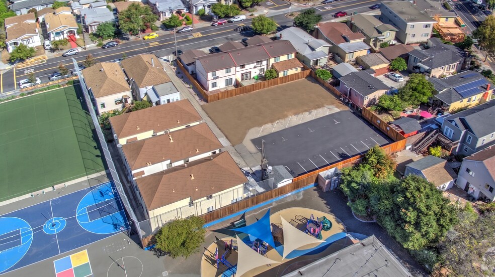 More Photos Of 1049 43rd St, Emeryville Apartments For Sale