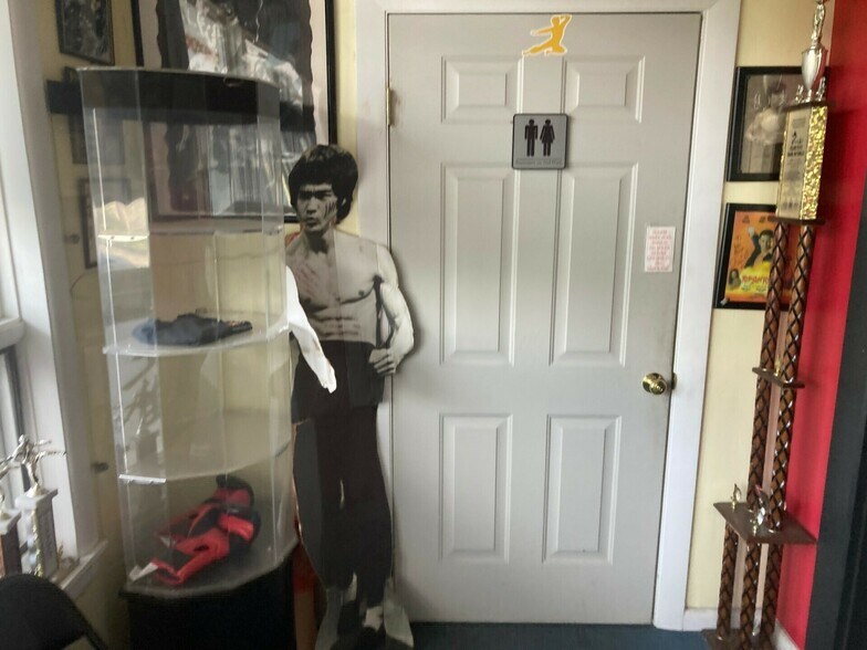 More Photos Of 114 Pembroke St, Kingston Storefront Retail Residential For Sale