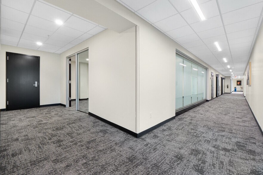 More Photos Of 1100 Market St, Chattanooga Office For Sale