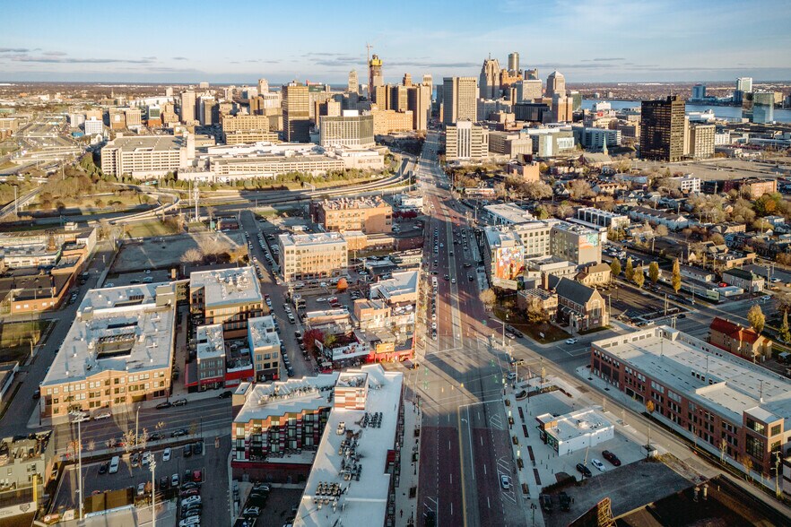 More Photos Of 1440-1446 Michigan Ave, Detroit Bar For Lease