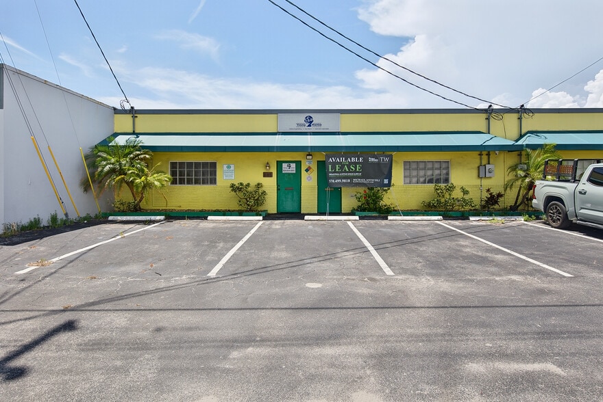 More Photos Of 900-950 NE 40th Ct, Oakland Park Warehouse For Lease