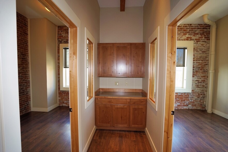 More Photos Of 123 E Yakima Ave, Yakima Office For Lease