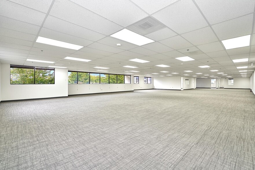 More Photos Of 132 Business Center Dr, Corona Manufacturing For Lease