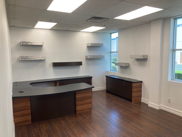 More Photos Of 1196 Wigwam Pky, Henderson Manufacturing For Sale