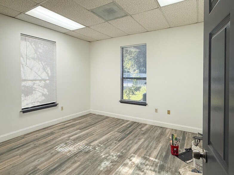 More Photos Of 2413 Savannah Hwy, Charleston Office For Lease