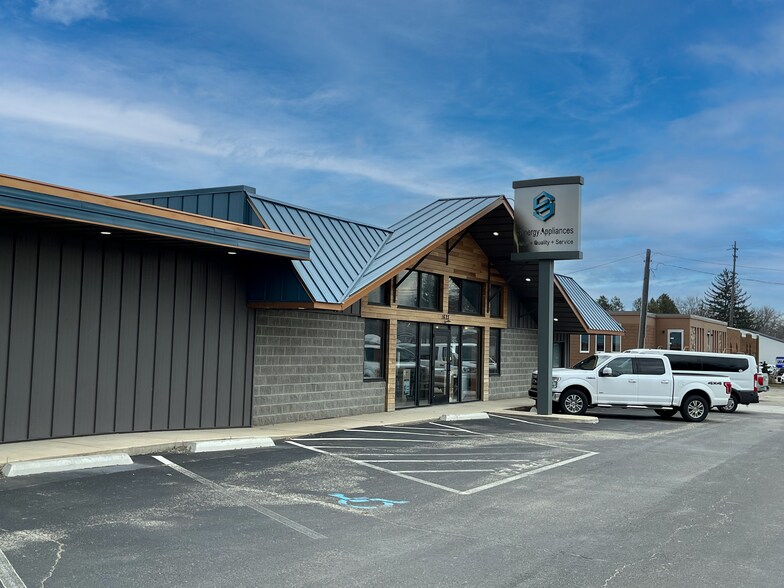 More Photos Of 1623-1635 Chicago Dr SW, Grand Rapids Freestanding For Lease