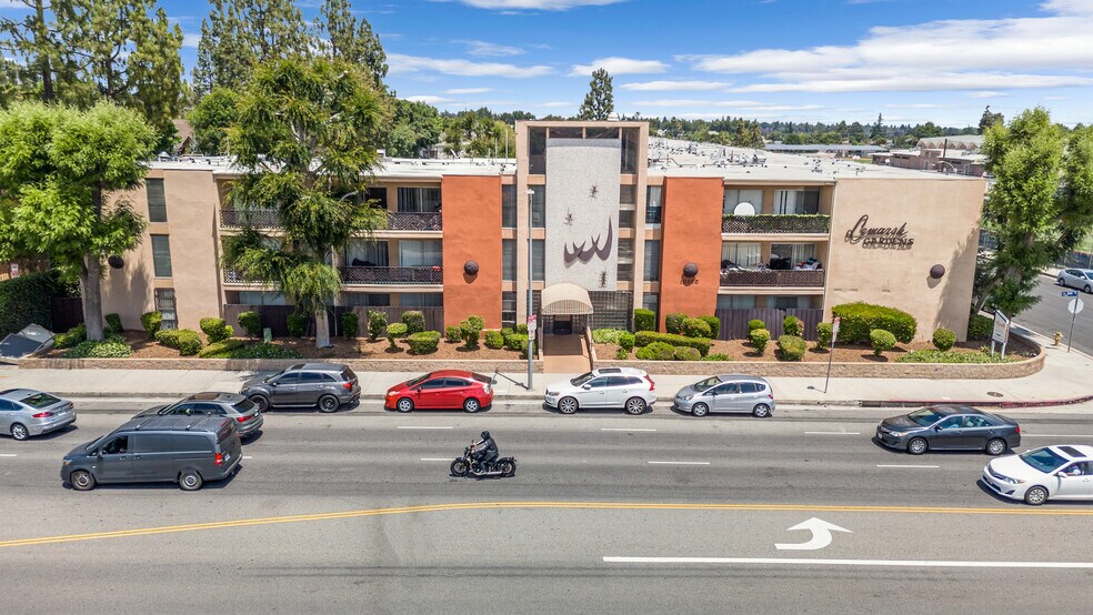 More Photos Of 10200 De Soto Ave, Chatsworth Apartments For Sale