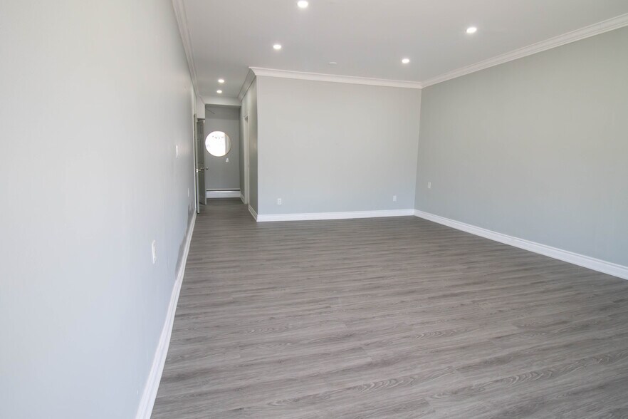 More Photos Of 5126 Victoria Ave, Niagara Falls Storefront Retail Residential For Lease